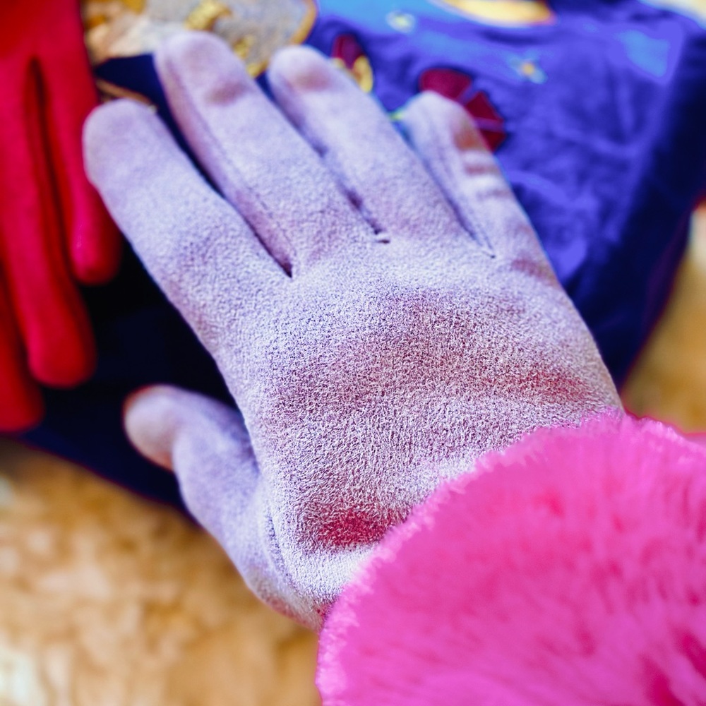 Powder Designs UK Bettina Lilac & Fuchsia Gloves Faux Fur - Picture 7 of 10
